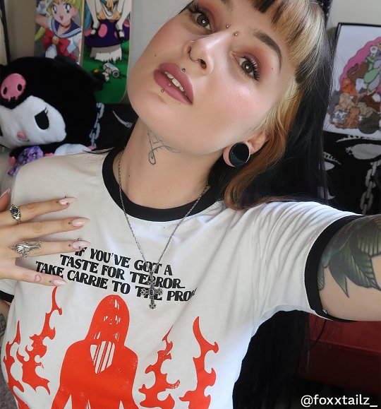 Blogger Foxxtailz